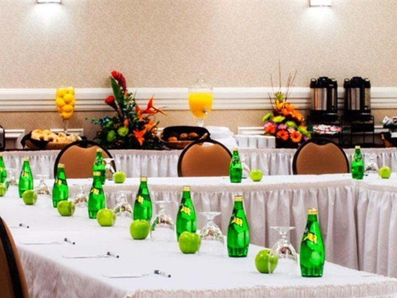 Holiday Inn Express & Suites Halifax - Bedford By Ihg Экстерьер фото