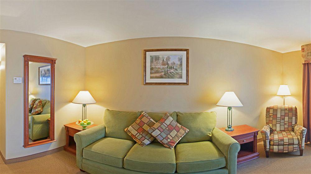 Holiday Inn Express & Suites Halifax - Bedford By Ihg Экстерьер фото